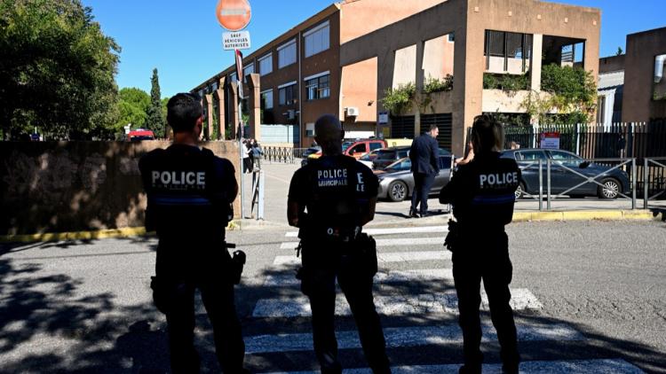 7035c1ce-bab1-4695-b87d-5175f252243b Un adolescent de 14 ans incarcéré après une attaque dans un collège à Aubagne