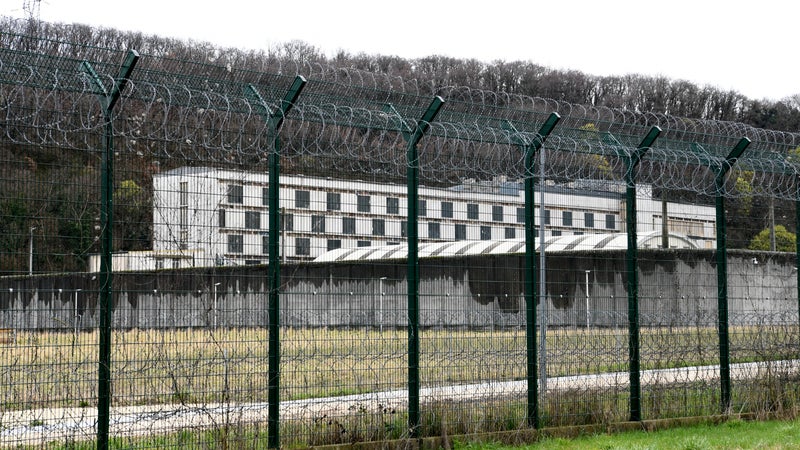 7699e03d-3b60-4194-8bd5-9a0a777f208e Tensions au centre pénitentiaire de Grenoble-Varces : un problème persistant de surpopulation