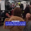 Ilona, une enfant CODA enseigne la langue des signes