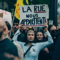 Blocages lycéens et faillite industrielle : Convergences de crises