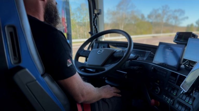 86c4b38e-a15d-4264-92a5-2c4ff149d871 Les camions autonomes : une révolution sur les autoroutes françaises