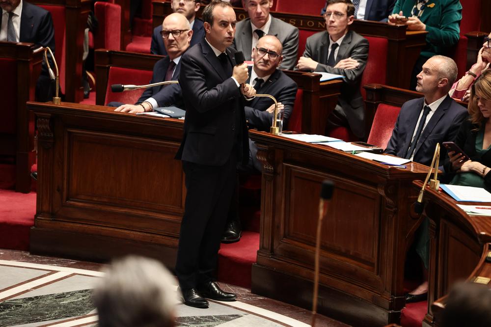 941a7642-8868-462b-aff0-bfa75b4fb2cb Réaction politique après les violences du week-end en France