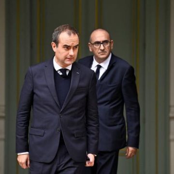 Le premier ministre face à des mobilisations sociales intenses