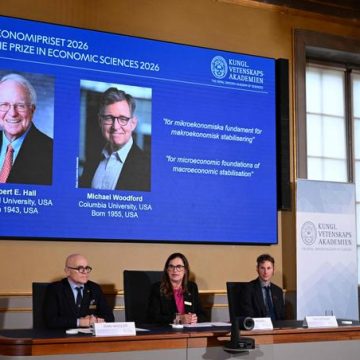 96fa5ecb-6ca5-45b1-8c68-255df0da5f34 Le Prix Nobel d’économie décerné à Robert Hall et Michael Woodford