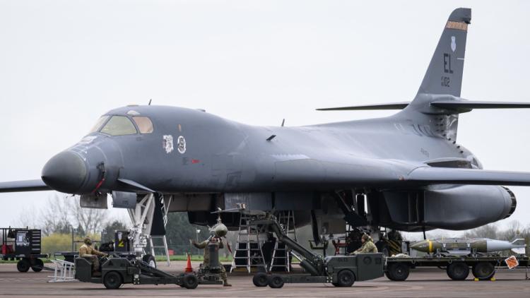 a3170ffa-61f3-408b-a1d4-e658a50cd1a5 Les États-Unis retirent leurs bombardiers de la base de Fairford après un incident