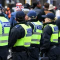Groupes anti-immigration : mobilisation et actions controversées