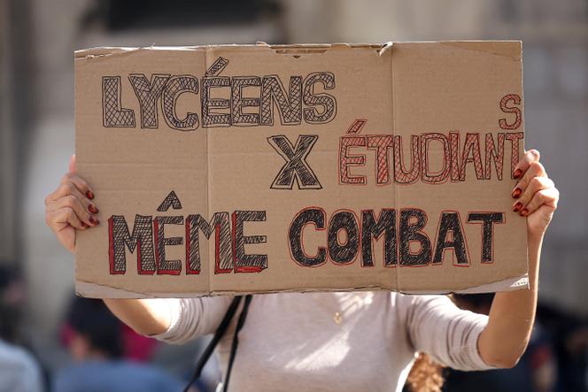 b854d644-36e4-426a-91b3-bacf4006bc65 Blocage des lycées et initiative étudiante pour le projet de loi de finances 2027