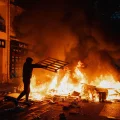 Réactions politiques aux violences en France et enjeux internationaux