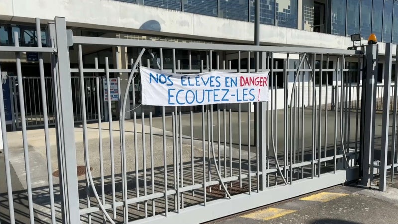 cc88c860-e0f6-40a5-aa5e-0fbd2ddbfb0e La colère étudiante perdure : une dizaine de lycées bloqués à Rennes