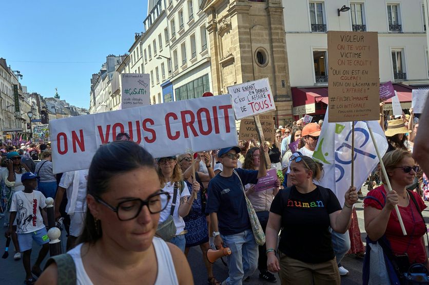 Manifestation pour reclamer une loi cadre integrale contre les violences sexuelles Évolution des mentalités face aux violences sexuelles et sexistes