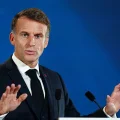 Emmanuel Macron appelle à la distinction entre manifestants et casseurs
