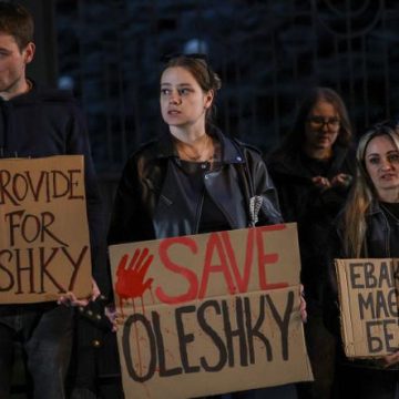 d9009aae-5de8-4622-988f-d18cd4f55c38 Crise humanitaire à Kherson : une ville coupée du monde