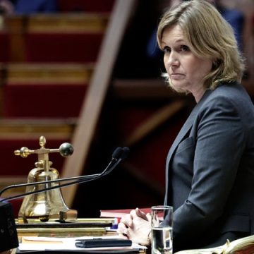 dfe8a66d-4a7d-4d51-a1fb-d61f8879dbb8 Hommage à Pengo Bossio Wangi à l’Assemblée nationale