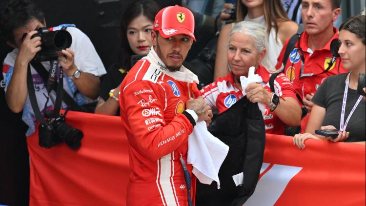e05c35a7-5497-4e74-b5f9-30fd0def3d8b Lewis Hamilton dispensé des obligations médiatiques après le Grand Prix de Singapour