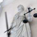 Procès d&rsquo;un père accusé de crimes sexuels sur son fils dans le Jura