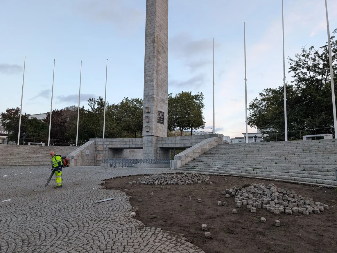 eee6c35c-4e0d-48de-a23c-d781be2319f7 Le maire de Brest réagit aux violences du 17 octobre 2026