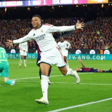 Mbappé atteint 100 buts avec le Real Madrid et offre la victoire face au FC Barcelone