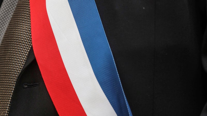 f2f06674-4474-48b7-9791-0b10ff11a33b Le maire de Besançon dépose plainte pour insultes et diffamation