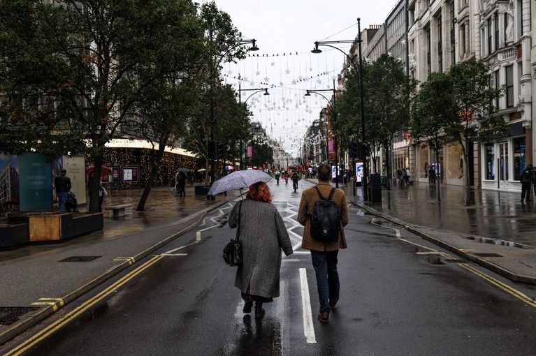 Oxford Street Becomes Pedestrian Plaza In Time For Christmas Shoppers Oxford Street : La piétonnisation pour redynamiser la célèbre rue commerçante