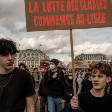 feb45483-e239-471d-853b-f0393f53e180 La mobilisation lycéenne en quête de soutien